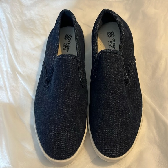 New Women’s Denim Slip-on Sneakers - Picture 1 of 3